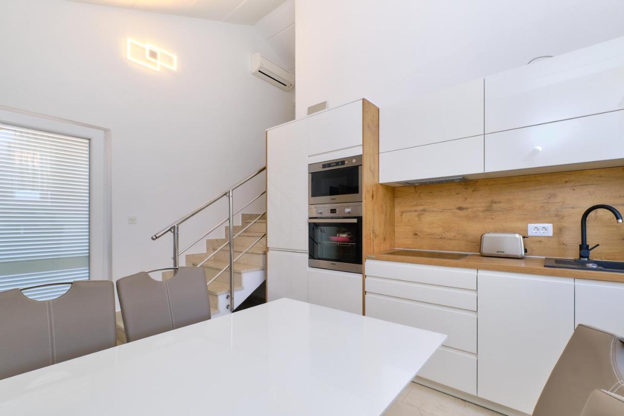 Leonida Apartment Mali Losinj Exterior photo